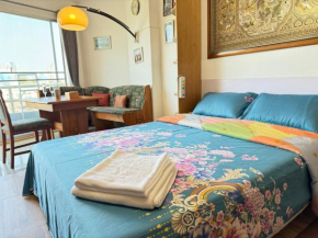 View Sea看海观景公寓 机场巴士站隔壁 出门双条车到芭提雅海滩、步行街和各㬌点